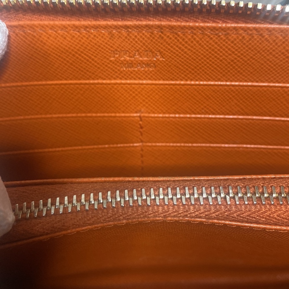 PRADA MilANO WALLET ORANGE (EUC)🧡🤎 with box/paper - Picture 6 of 15